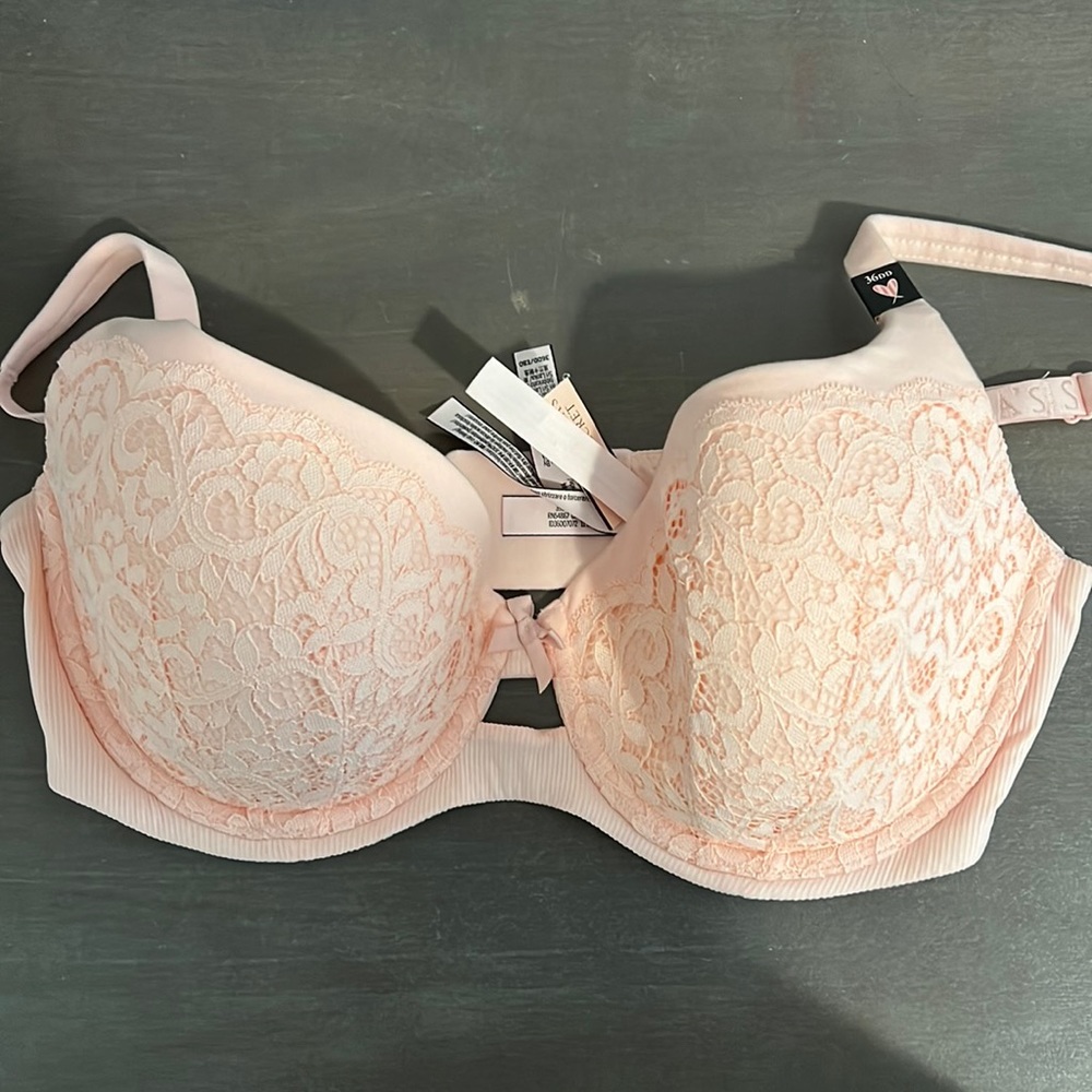 NWT Victoria’s secret lace bra